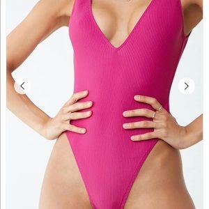 Plunging ribbed one piece